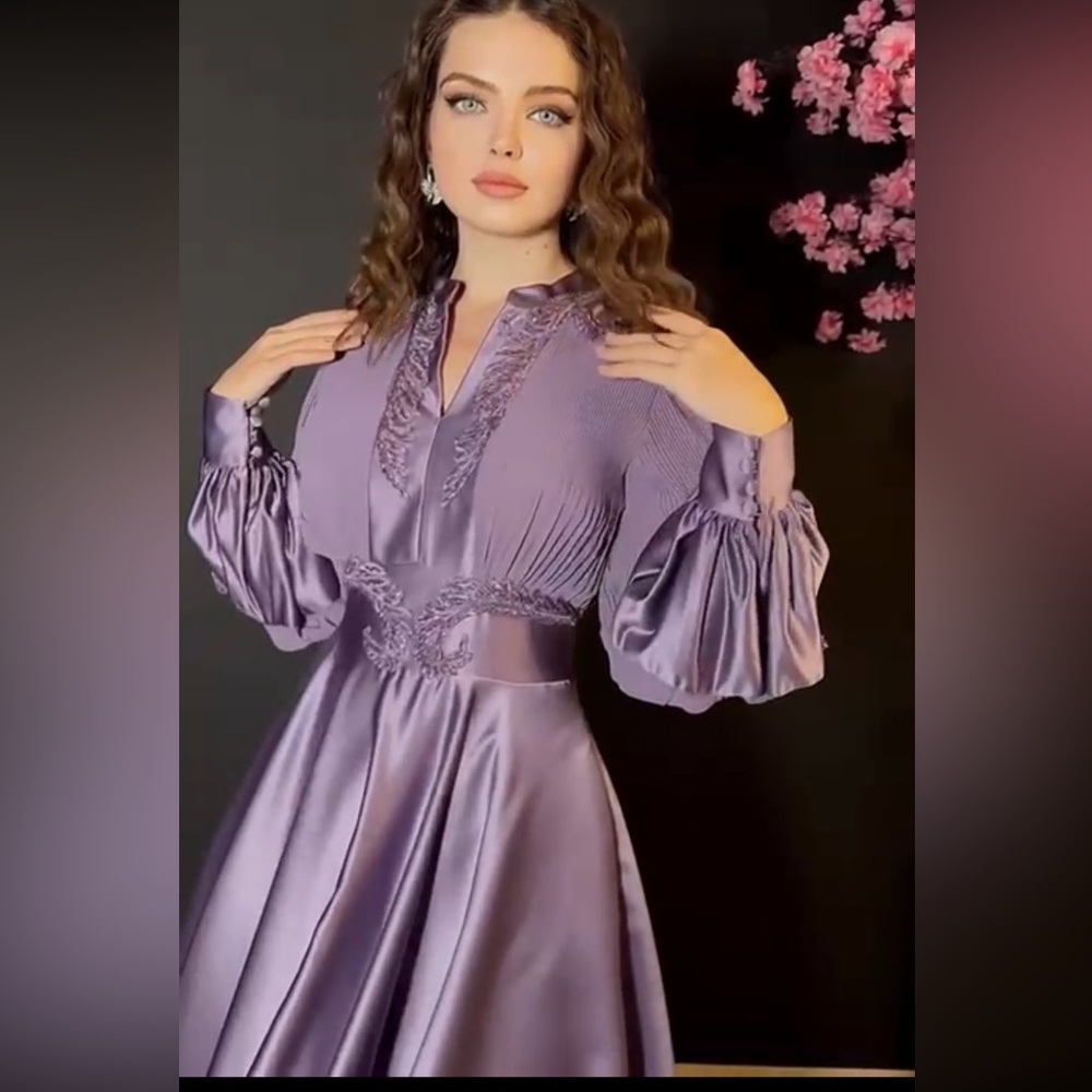 Dresses - Picture 3 of 6